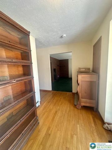 506 Longacre Drive, Lehigh Twp, PA 18035