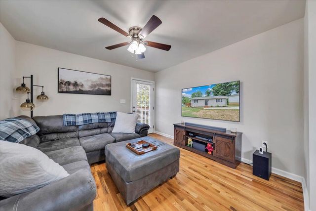 1101 Gearhart RD SE, Roanoke, VA 24014