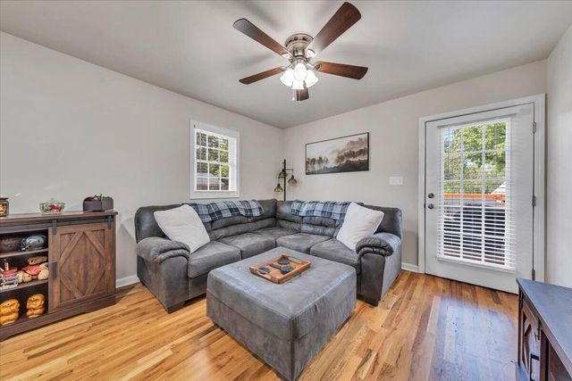 1101 Gearhart RD SE, Roanoke, VA 24014