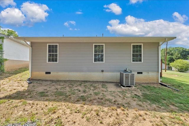1101 Gearhart RD SE, Roanoke, VA 24014