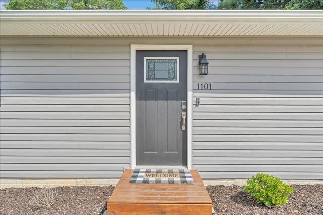 1101 Gearhart RD SE, Roanoke, VA 24014