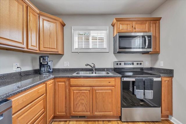 1101 Gearhart RD SE, Roanoke, VA 24014