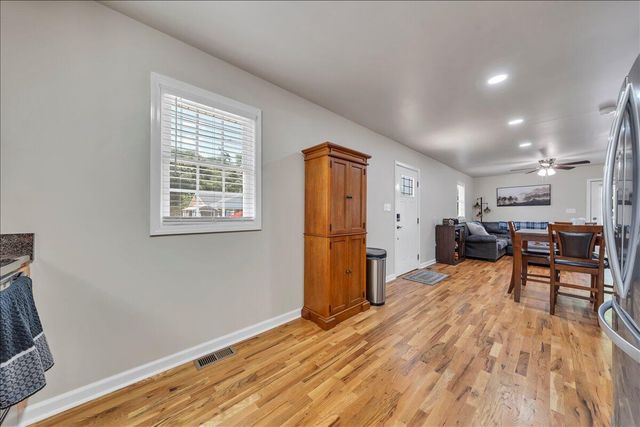 1101 Gearhart RD SE, Roanoke, VA 24014