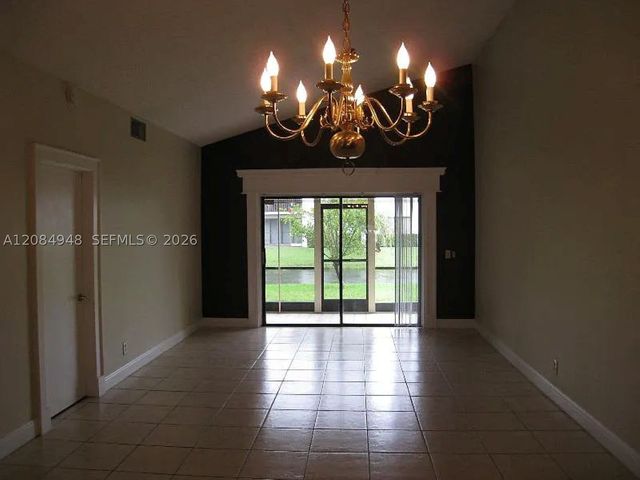 447 Lakeview Dr 1, Weston, FL 33326