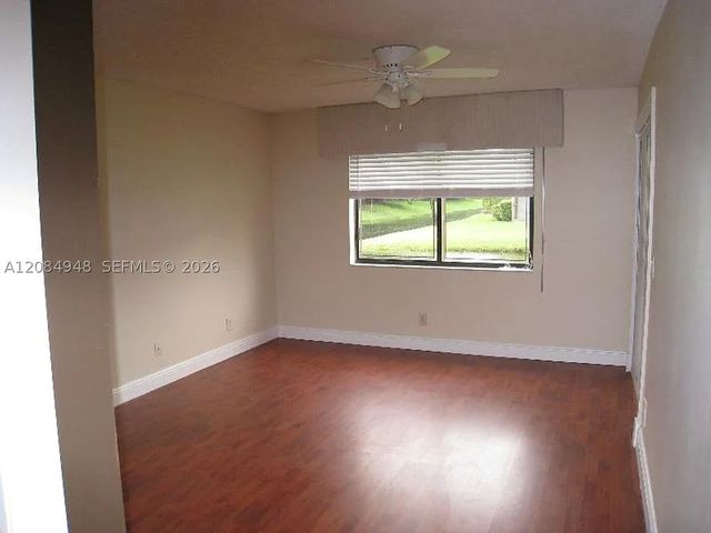 447 Lakeview Dr 1, Weston, FL 33326