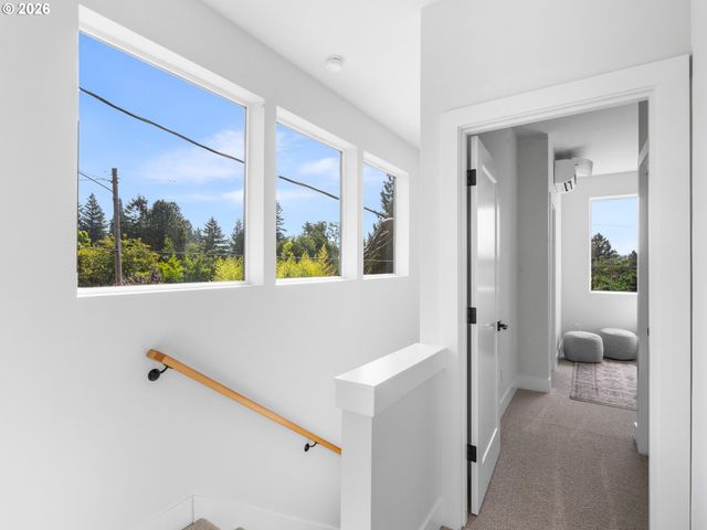 7581 Sw Capitol Hwy, Portland, OR 97219