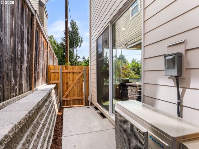 7581 Sw Capitol Hwy, Portland, OR 97219