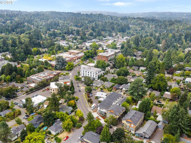 7581 Sw Capitol Hwy, Portland, OR 97219