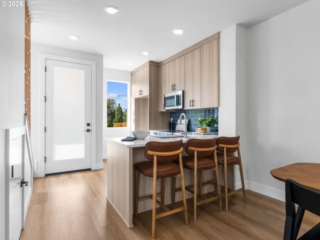 7581 Sw Capitol Hwy, Portland, OR 97219