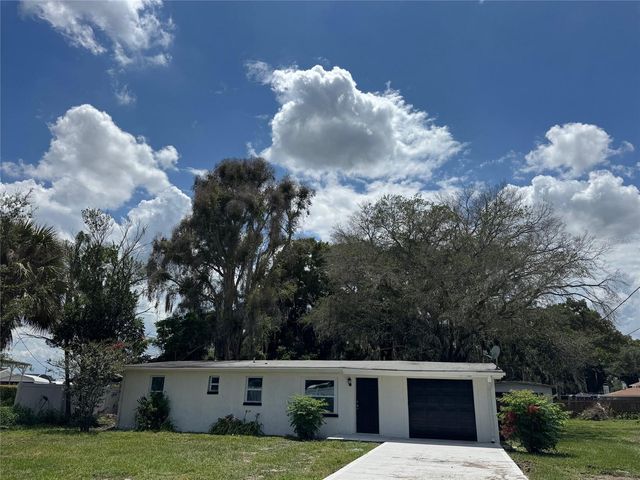 2121 GREENWAY DRIVE, Winter Haven, FL 33881