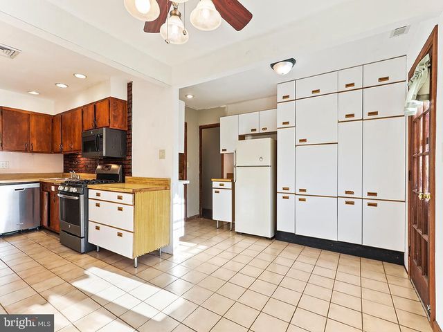 1020 HILARY, Croydon, PA 19021