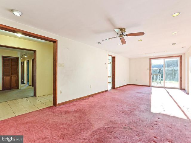 1020 HILARY, Croydon, PA 19021