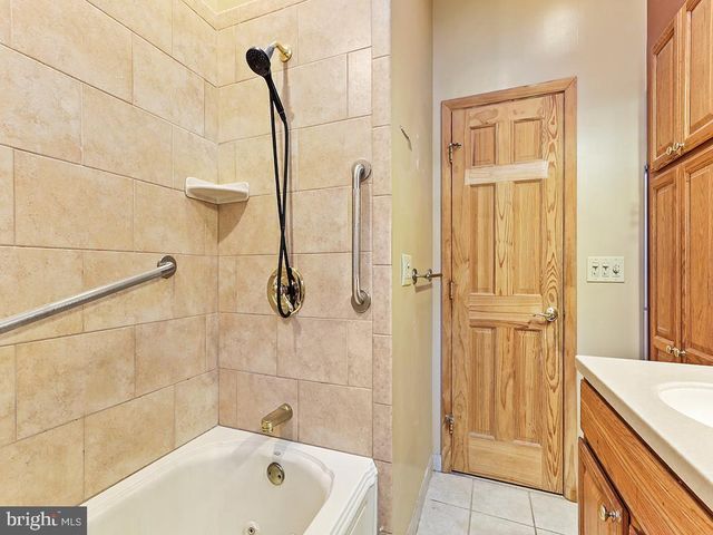 1020 HILARY, Croydon, PA 19021