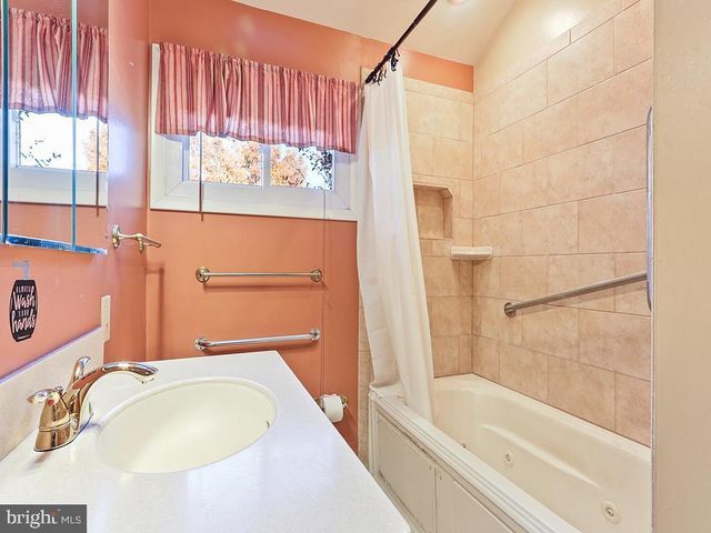 1020 HILARY, Croydon, PA 19021