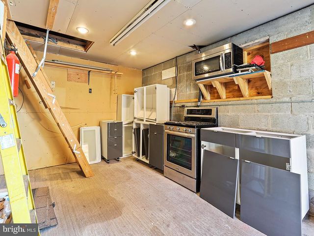 1020 HILARY, Croydon, PA 19021