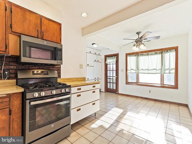 1020 HILARY, Croydon, PA 19021