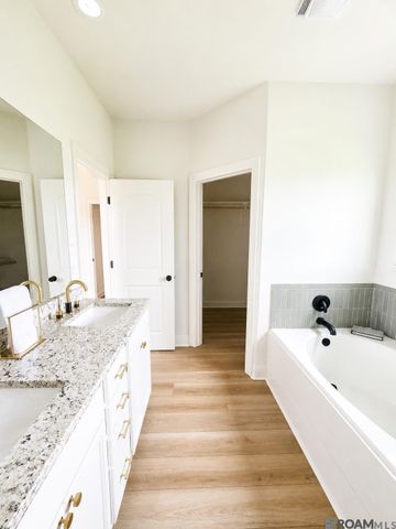 23154 Arcwood Dr, Denham Springs, LA 70726
