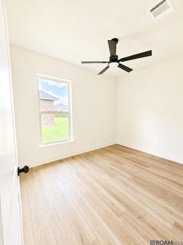 23154 Arcwood Dr, Denham Springs, LA 70726