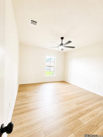 23154 Arcwood Dr, Denham Springs, LA 70726