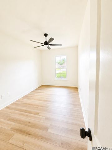 23154 Arcwood Dr, Denham Springs, LA 70726