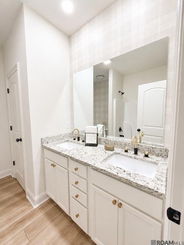 23154 Arcwood Dr, Denham Springs, LA 70726