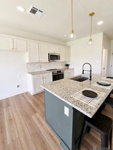 23154 Arcwood Dr, Denham Springs, LA 70726
