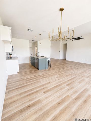 23154 Arcwood Dr, Denham Springs, LA 70726
