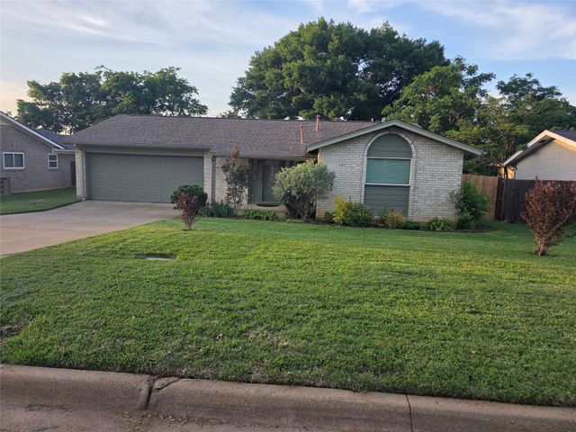 608 Shelmar Drive, Euless, TX 76039