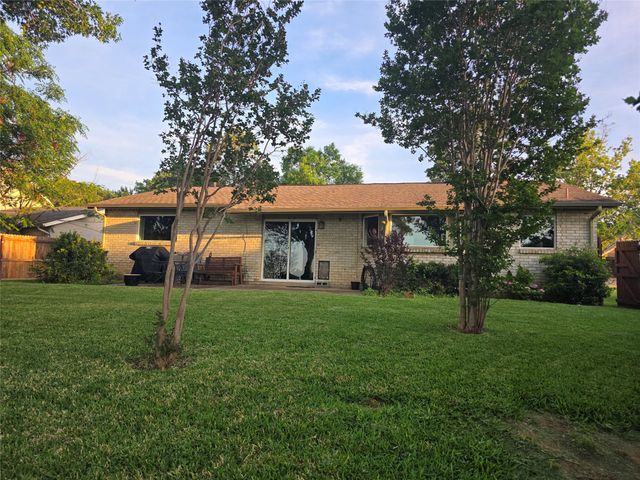 608 Shelmar Drive, Euless, TX 76039