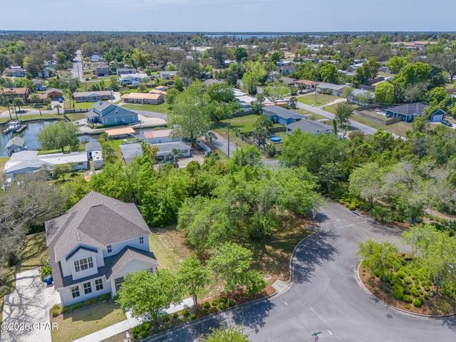 1150 Cove Pointe Drive, Panama City, FL 32401