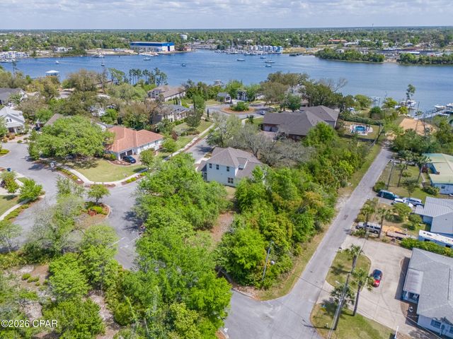 1150 Cove Pointe Drive, Panama City, FL 32401