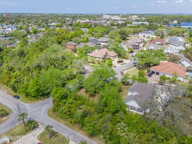 1150 Cove Pointe Drive, Panama City, FL 32401