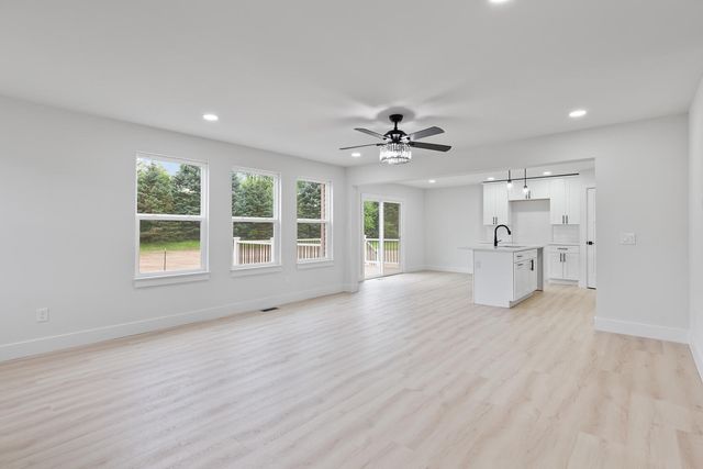 2513 Clinton Way, Jackson, MI 49201