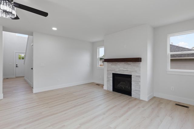 2513 Clinton Way, Jackson, MI 49201