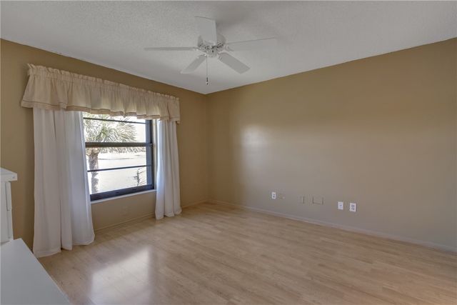 31 Plantation Drive 206, Vero Beach, FL 32966