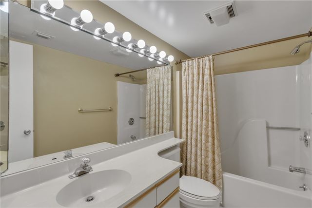 31 Plantation Drive 206, Vero Beach, FL 32966