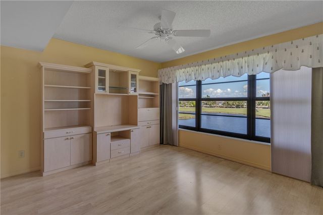 31 Plantation Drive 206, Vero Beach, FL 32966