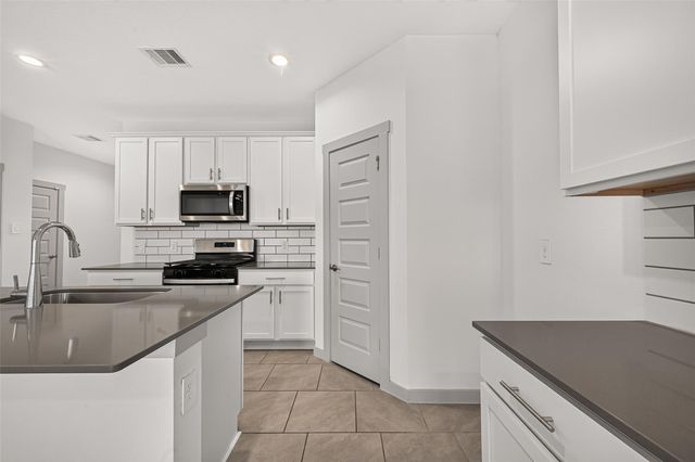 4015 Itzle Island Court, Fulshear, TX 77494