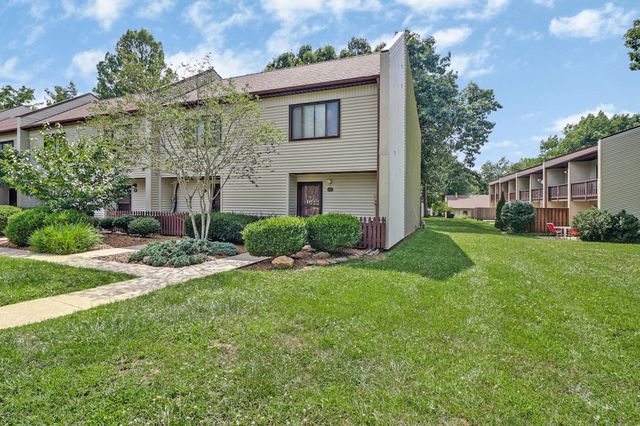 12 Wilshire Heights Dr, Crossville, TN 38558