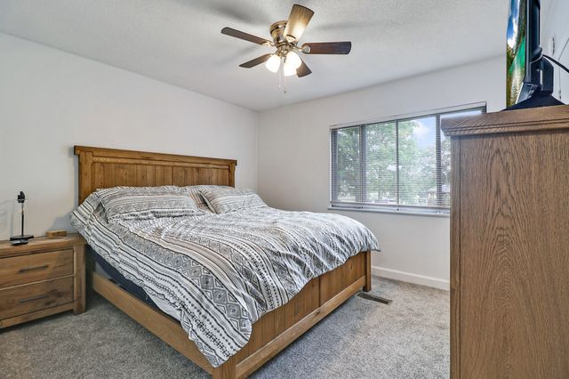 12 Wilshire Heights Dr, Crossville, TN 38558