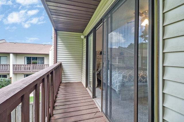 12 Wilshire Heights Dr, Crossville, TN 38558