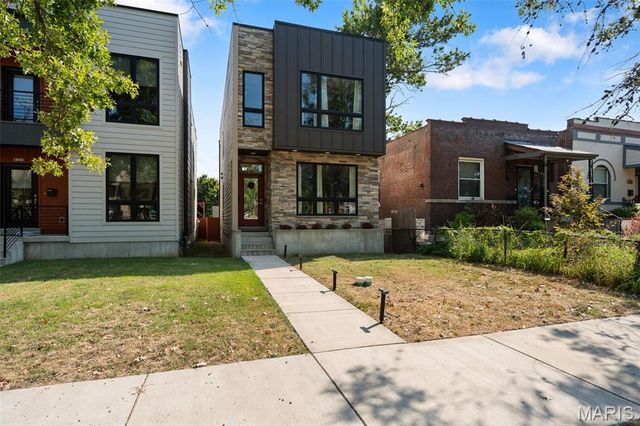 4330 Vista Avenue, St Louis, MO 63110