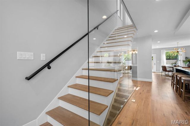 4330 Vista Avenue, St Louis, MO 63110
