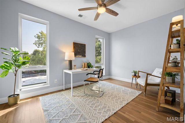 4330 Vista Avenue, St Louis, MO 63110