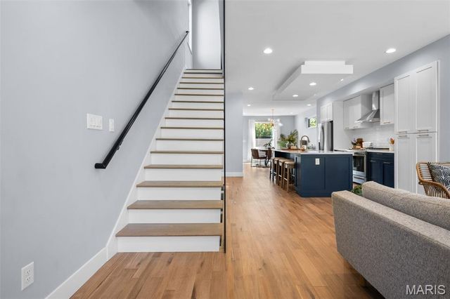 4330 Vista Avenue, St Louis, MO 63110
