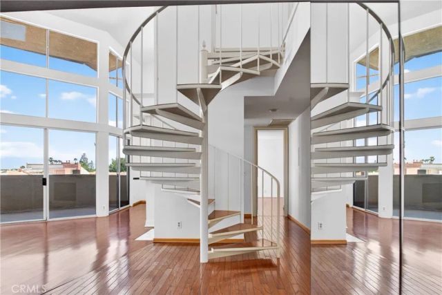 5216 Yarmouth Avenue 305, Encino, CA 91316