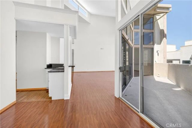 5216 Yarmouth Avenue 305, Encino, CA 91316