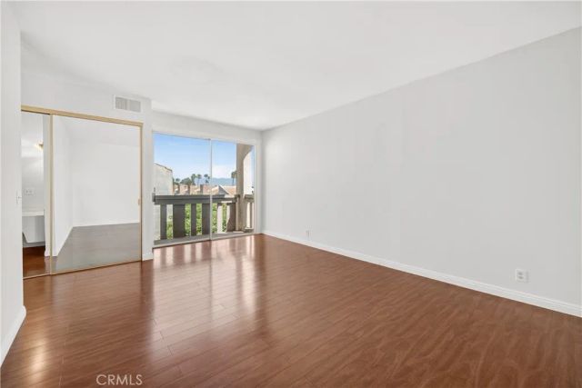 5216 Yarmouth Avenue 305, Encino, CA 91316