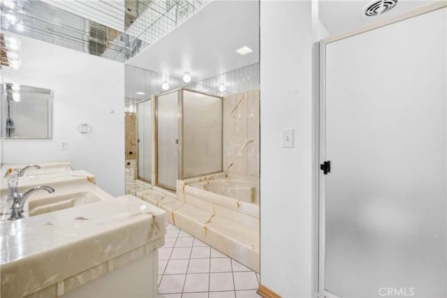 5216 Yarmouth Avenue 305, Encino, CA 91316