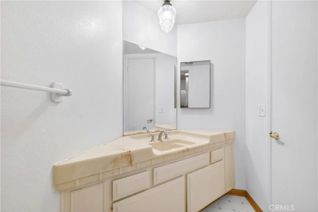 5216 Yarmouth Avenue 305, Encino, CA 91316